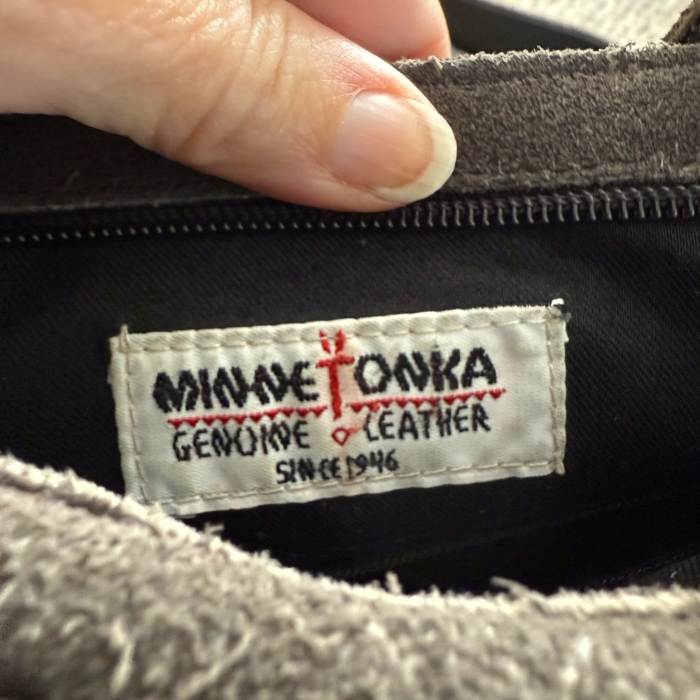 Minnetonka Gray Fringe Bag - Picture 5 of 6